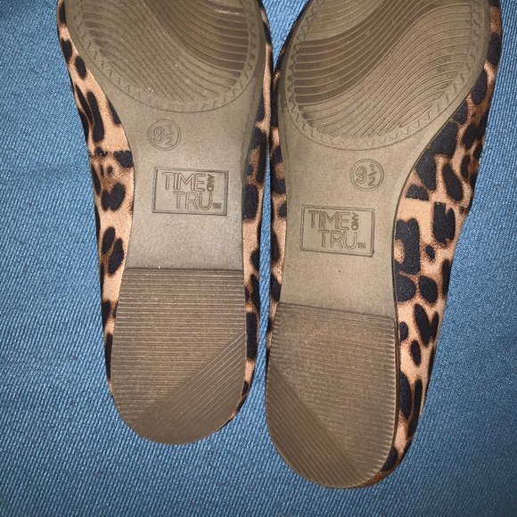 NEW Leopard Print Flat Shoes - Picture 7 of 7